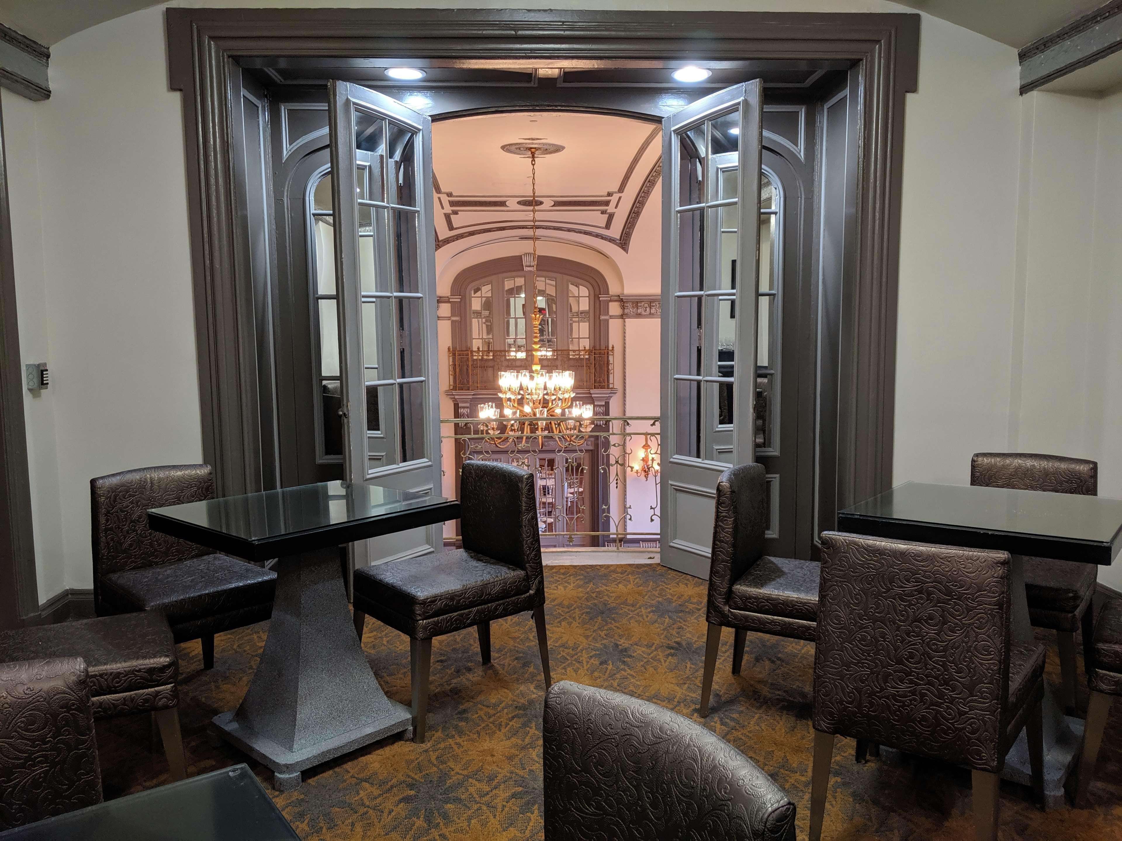 The Tudor Arms Hotel Cleveland - A Doubletree By Hilton Exteriér fotografie