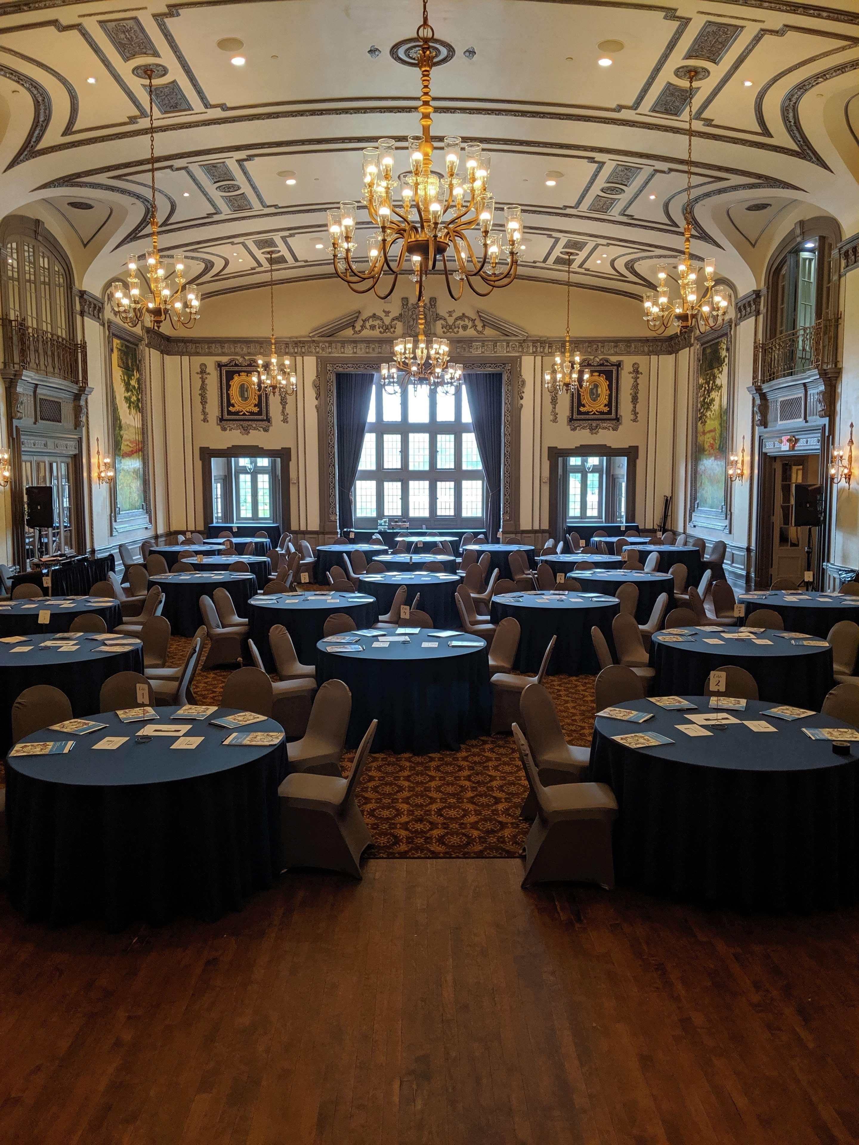 The Tudor Arms Hotel Cleveland - A Doubletree By Hilton Exteriér fotografie