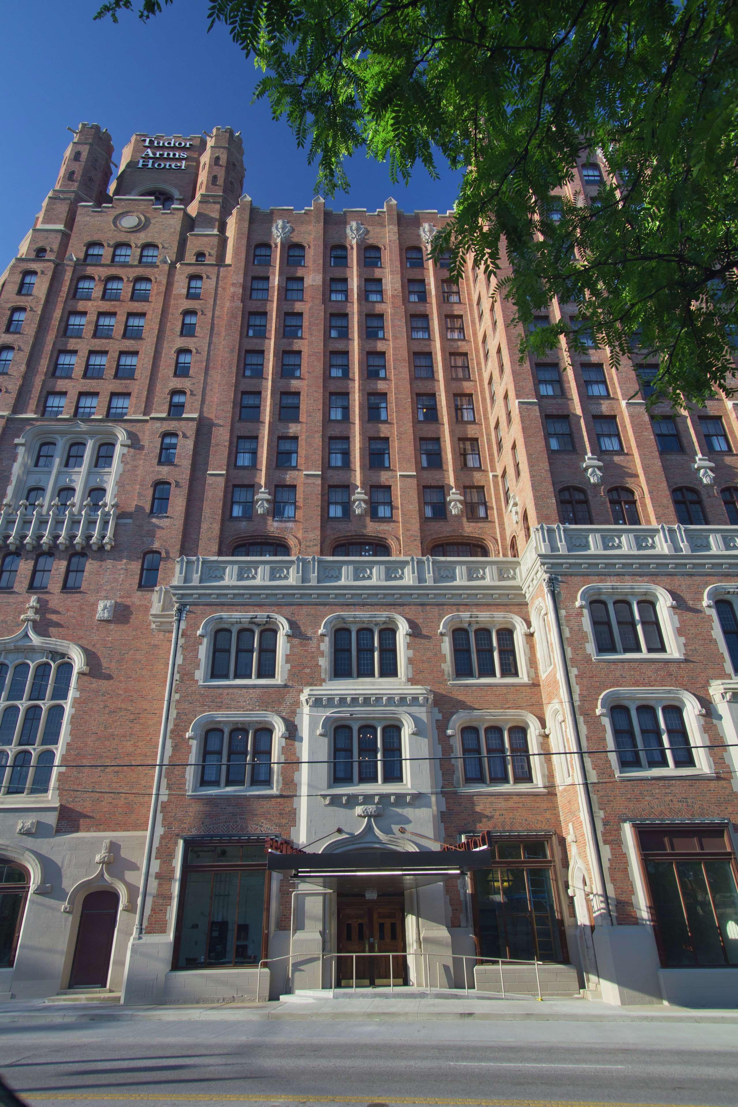 The Tudor Arms Hotel Cleveland - A Doubletree By Hilton Exteriér fotografie