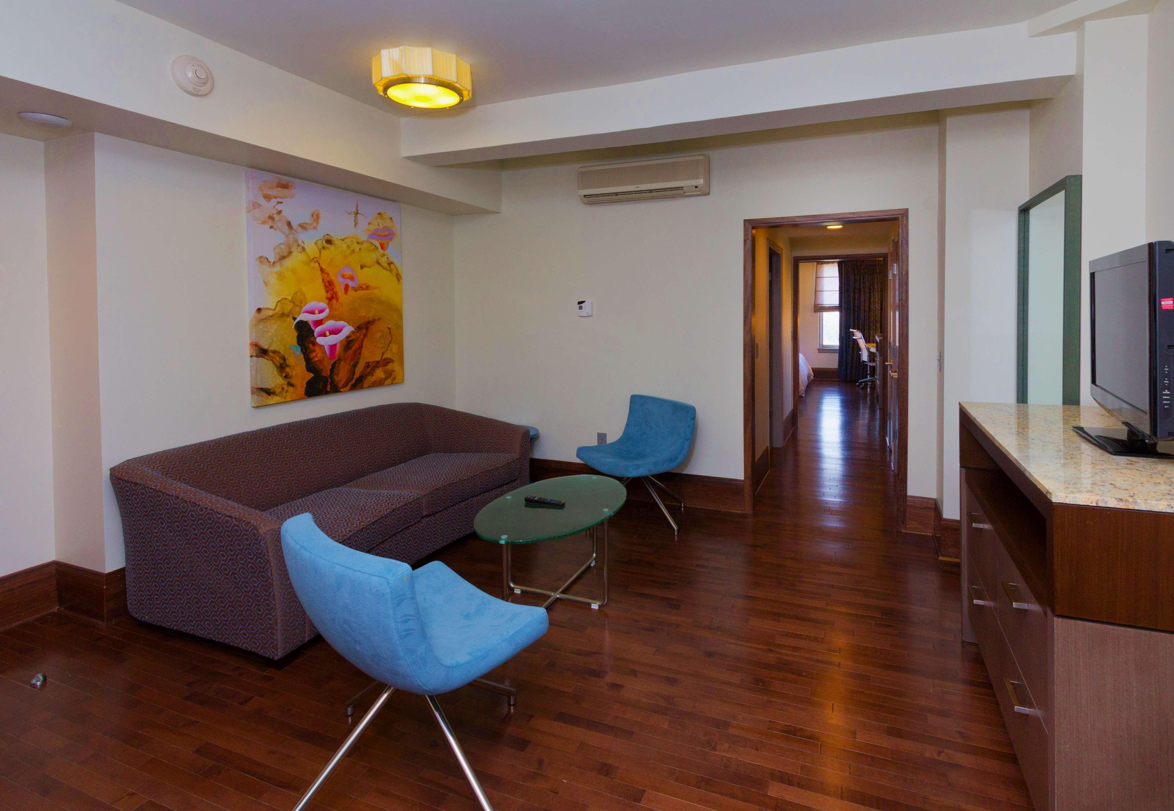 The Tudor Arms Hotel Cleveland - A Doubletree By Hilton Exteriér fotografie