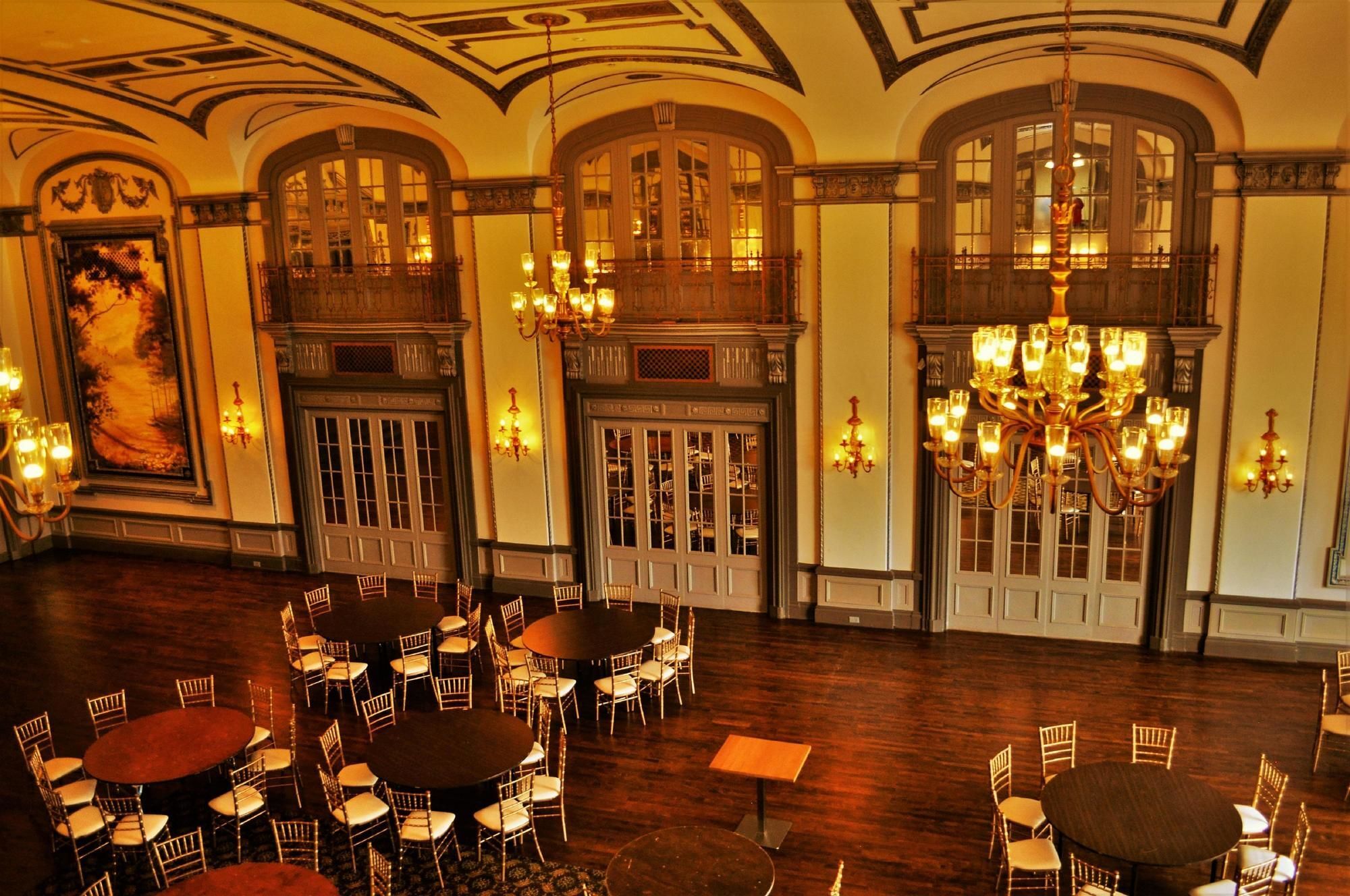 The Tudor Arms Hotel Cleveland - A Doubletree By Hilton Exteriér fotografie